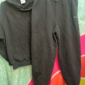 Aritzi black sweats & sweater
